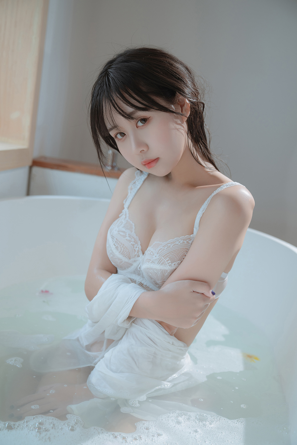 图片[1]-萌芽儿o0 NO.005 浴缸 [72P1.76G]-微密空间-全网最全抖音网红铁粉空间写真